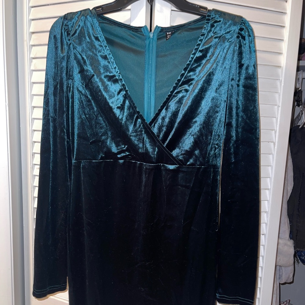 Maternity dark green velvet dress never worn